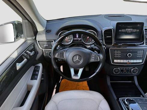 Used 2017 Mercedes-Benz GLS 550 4MATIC image 18