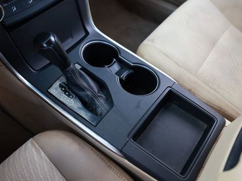 Used 2015 Toyota Camry LE image 39