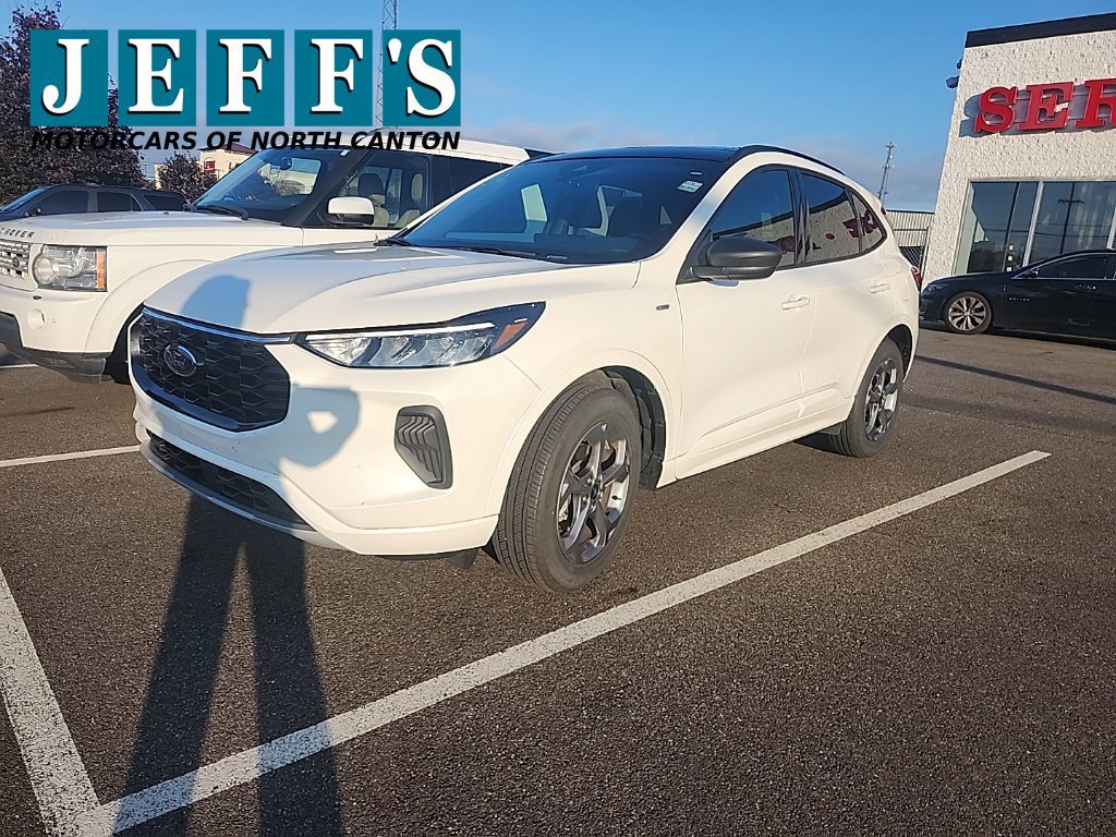 Used 2024 Ford Escape ST-Line w/ Tech Pack #1 AWD/4WD image 1