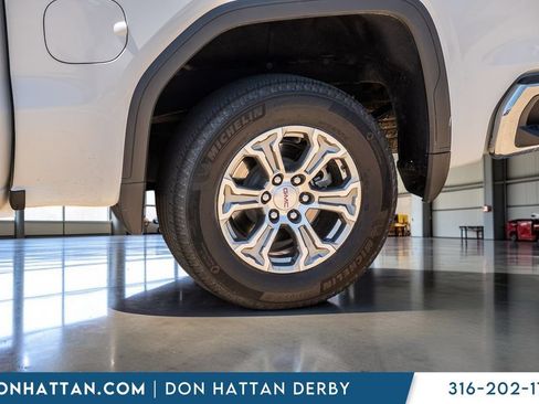 Used 2025 GMC Sierra 1500 SLT AWD/4WD image 38