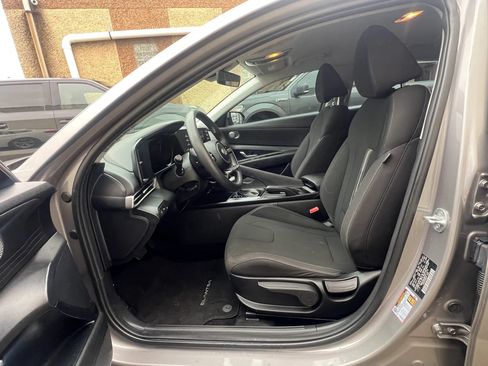 Used 2023 Hyundai Elantra SEL FWD image 26