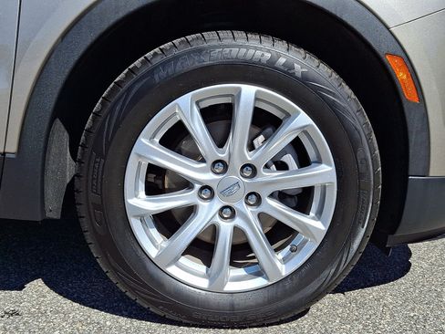 Used 2022 Cadillac XT4 Luxury w/ Cold Weather Package AWD/4WD image 8