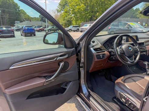 Used 2017 BMW X1 xDrive28i AWD/4WD image 11