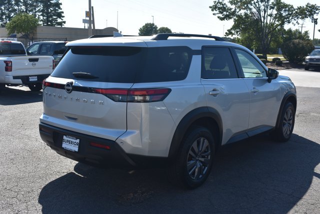 Used 2025 Nissan Pathfinder SV FWD image 5