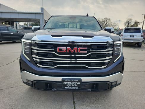 New 2026 GMC Sierra 1500 SLT image 2