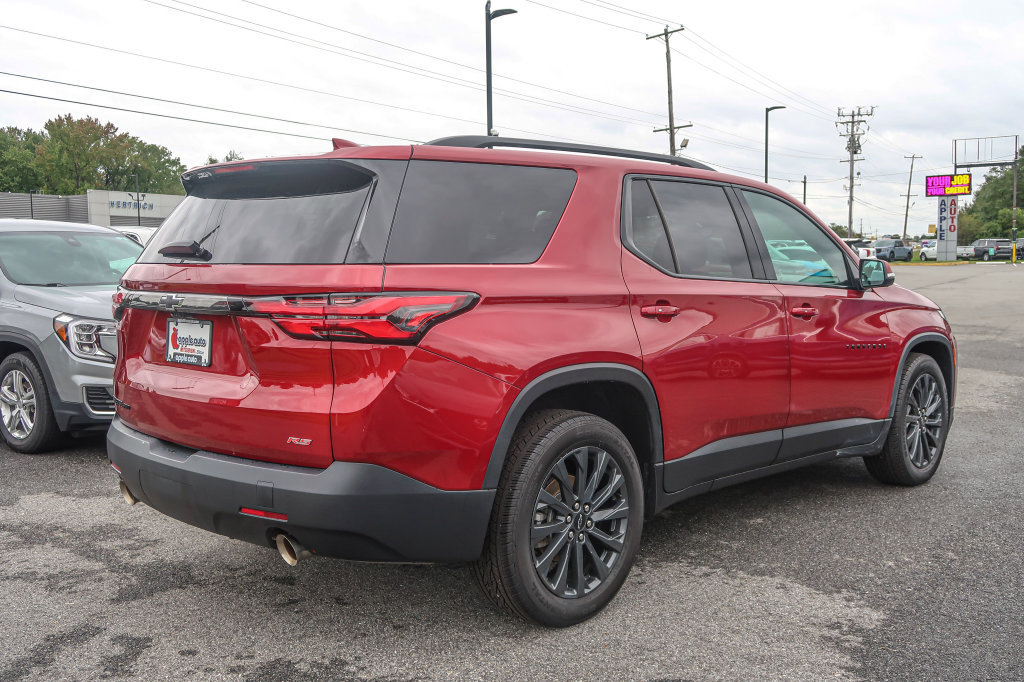 Used 2023 Chevrolet Traverse RS AWD/4WD image 9