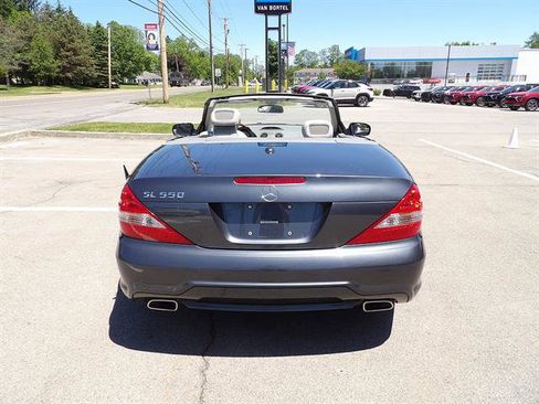 Used 2009 Mercedes-Benz SL 550 image 4