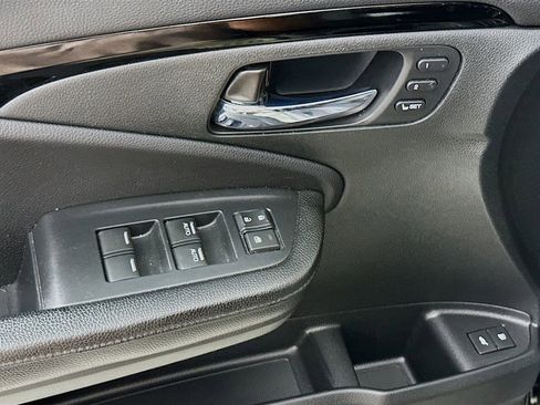 Used 2016 Honda Pilot Touring image 21