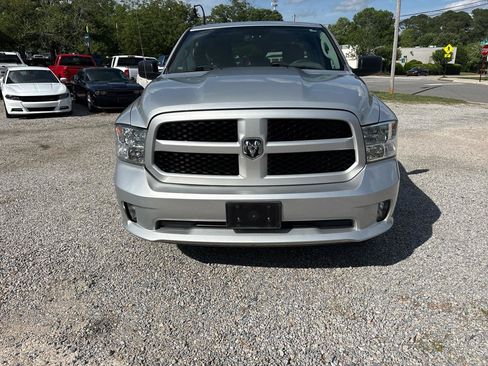 Used 2018 RAM 1500 Express AWD/4WD image 3