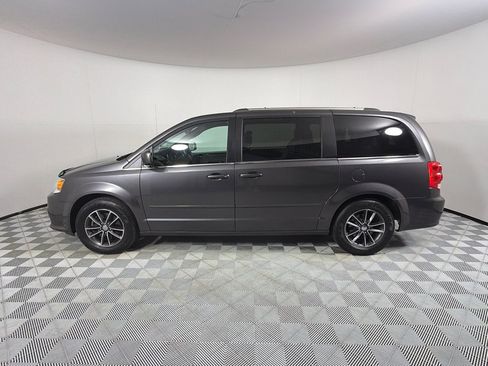 Used 2017 Dodge Grand Caravan SXT FWD image 8