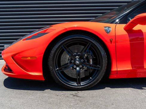 Used 2015 Ferrari 458 Speciale Coupe RWD image 12