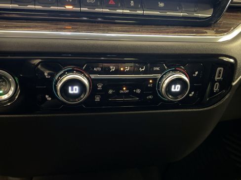 Used 2023 GMC Sierra 1500 Elevation image 16