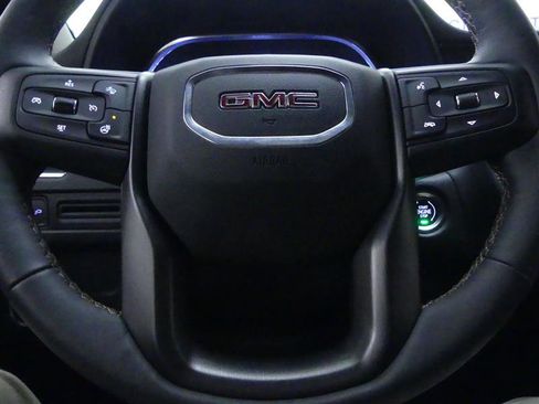 Used 2022 GMC Yukon XL AT4 image 21