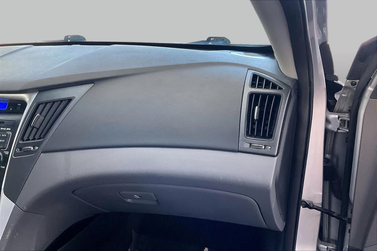 Used 2011 Hyundai Sonata GLS FWD image 18