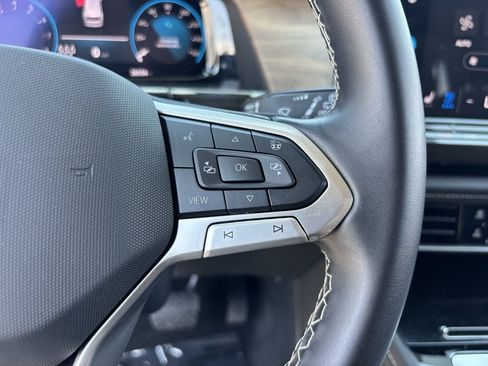 Used 2025 Volkswagen Atlas SE FWD image 26