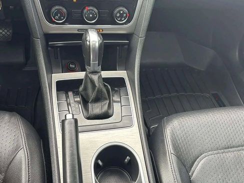 Used 2014 Volkswagen Passat TDI SE image 38