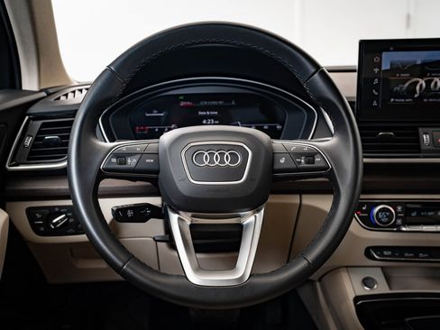 Certified 2025 Audi Q5 2.0T Premium w/ Convenience Plus Package image 41