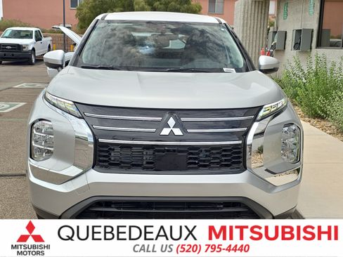 New 2026 Mitsubishi Outlander ES FWD image 2
