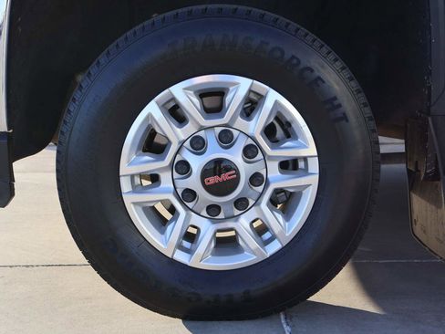 Used 2023 GMC Sierra 2500 SLE w/ SLE Convenience Package image 6