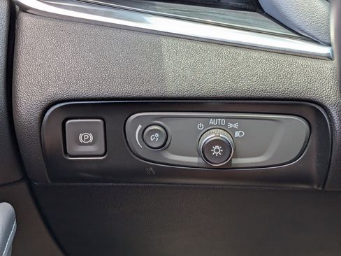 Used 2018 Buick Enclave Premium FWD image 24