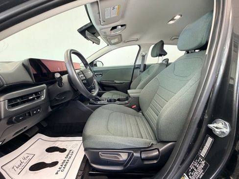Used 2025 Kia K4 EX FWD image 3