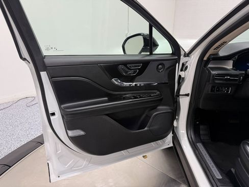 Used 2024 Lincoln Corsair Premiere w/ Equipment Group 102A image 9