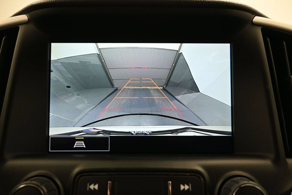 Used 2024 GMC Terrain SLT AWD/4WD image 16