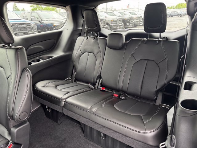 New 2027 Chrysler Pacifica Select FWD image 20