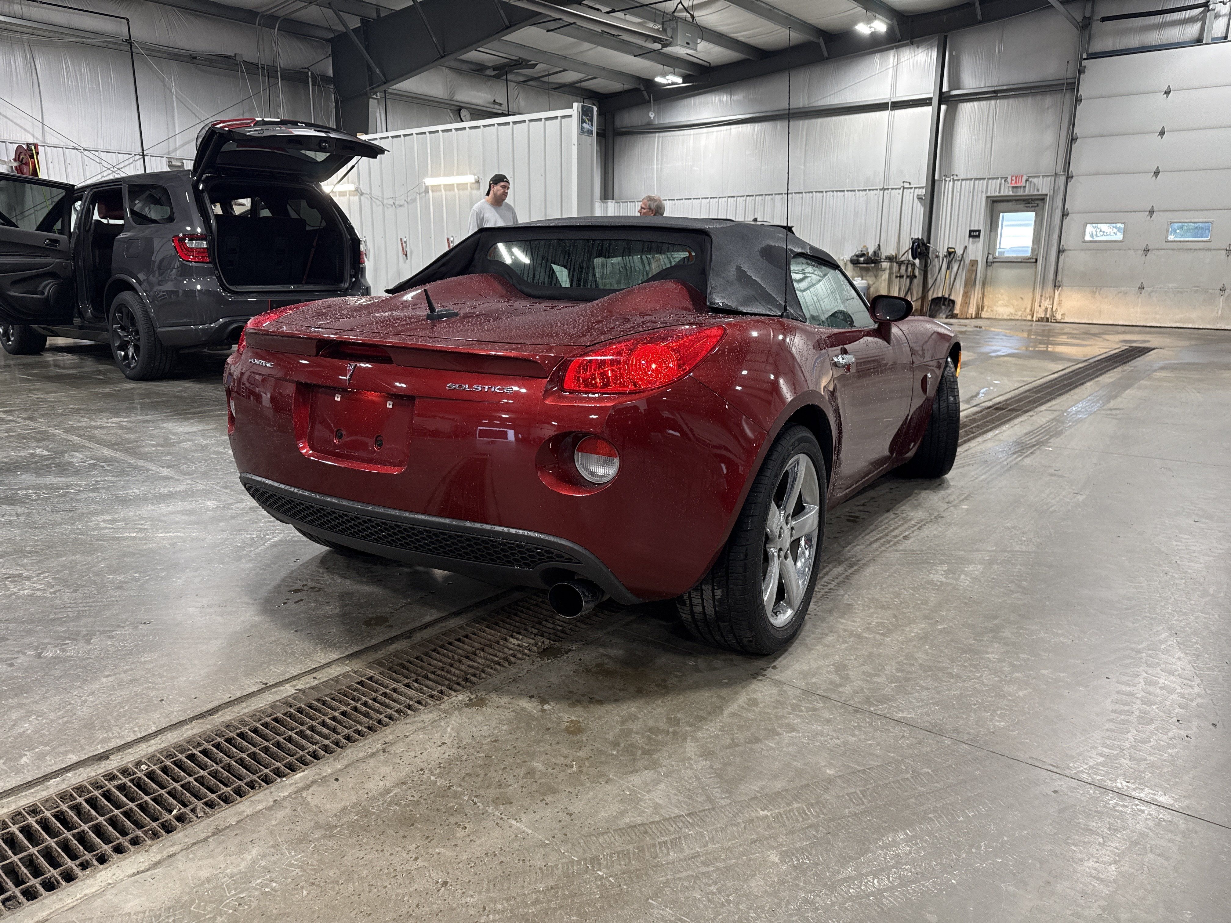 Used 2009 Pontiac Solstice Convertible w/ Premium Package RWD image 3