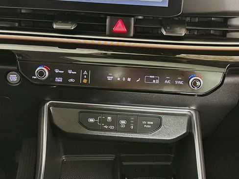 Used 2025 Kia Carnival SX Prestige FWD image 13