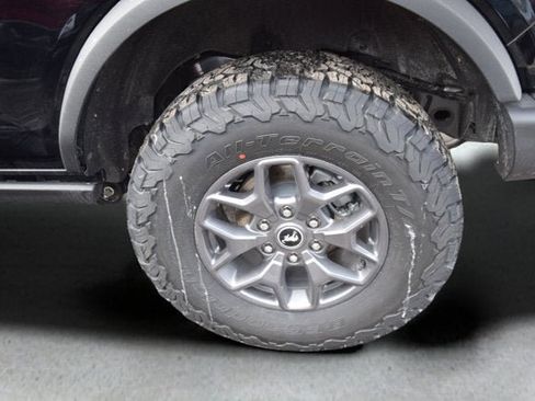 New 2025 Ford Bronco Badlands image 4