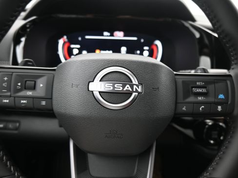 New 2026 Nissan Pathfinder Platinum FWD image 14