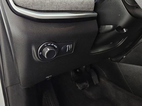 Used 2023 Jeep Compass Sport AWD/4WD image 25