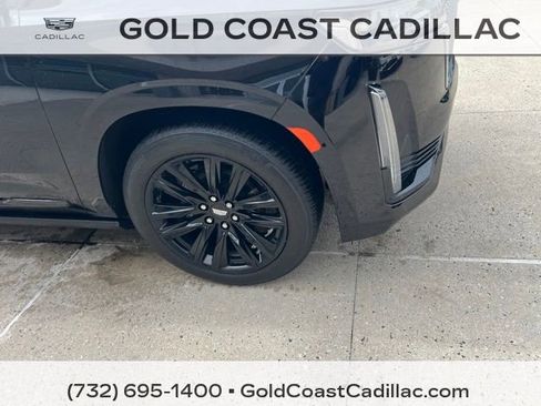 Used 2022 Cadillac Escalade Sport Platinum AWD/4WD image 6