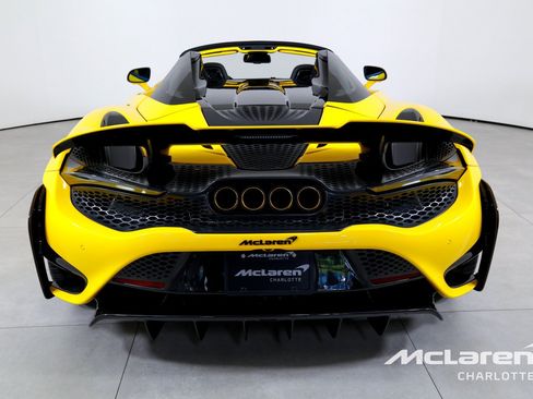 Used 2022 McLaren 765LT RWD image 9