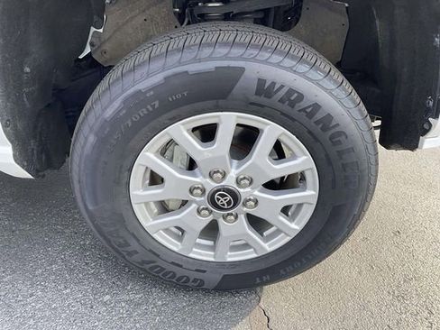 Used 2024 Toyota Tacoma SR5 image 8