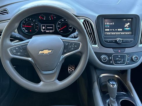 Used 2017 Chevrolet Malibu LT FWD image 14