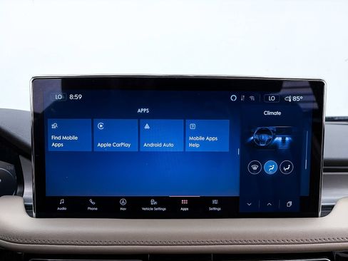 Used 2023 Lincoln Nautilus FWD w/ Premium Package image 7