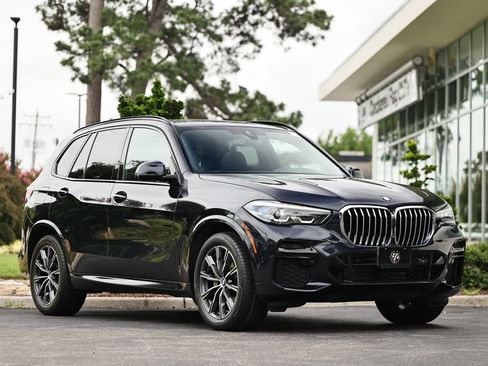 Used 2023 BMW X5 xDrive40i w/ M Sport Package AWD/4WD image 1