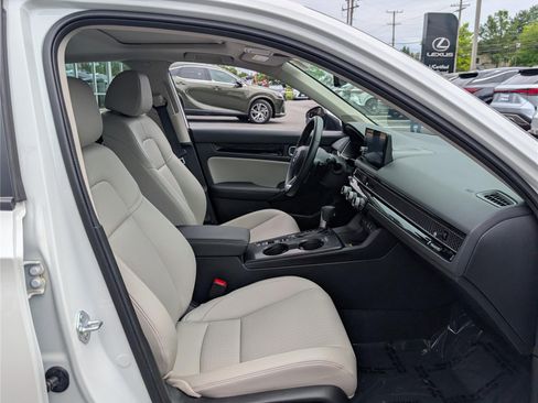 Used 2023 Honda Civic Touring image 11