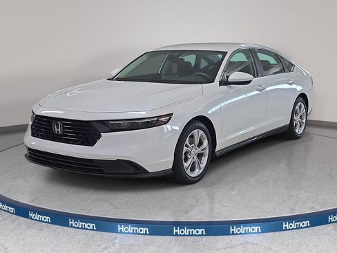 Used 2025 Honda Accord LX image 1