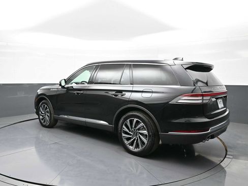 Used 2026 Lincoln Aviator AWD image 8