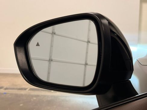 Used 2021 Nissan Rogue SV FWD image 12