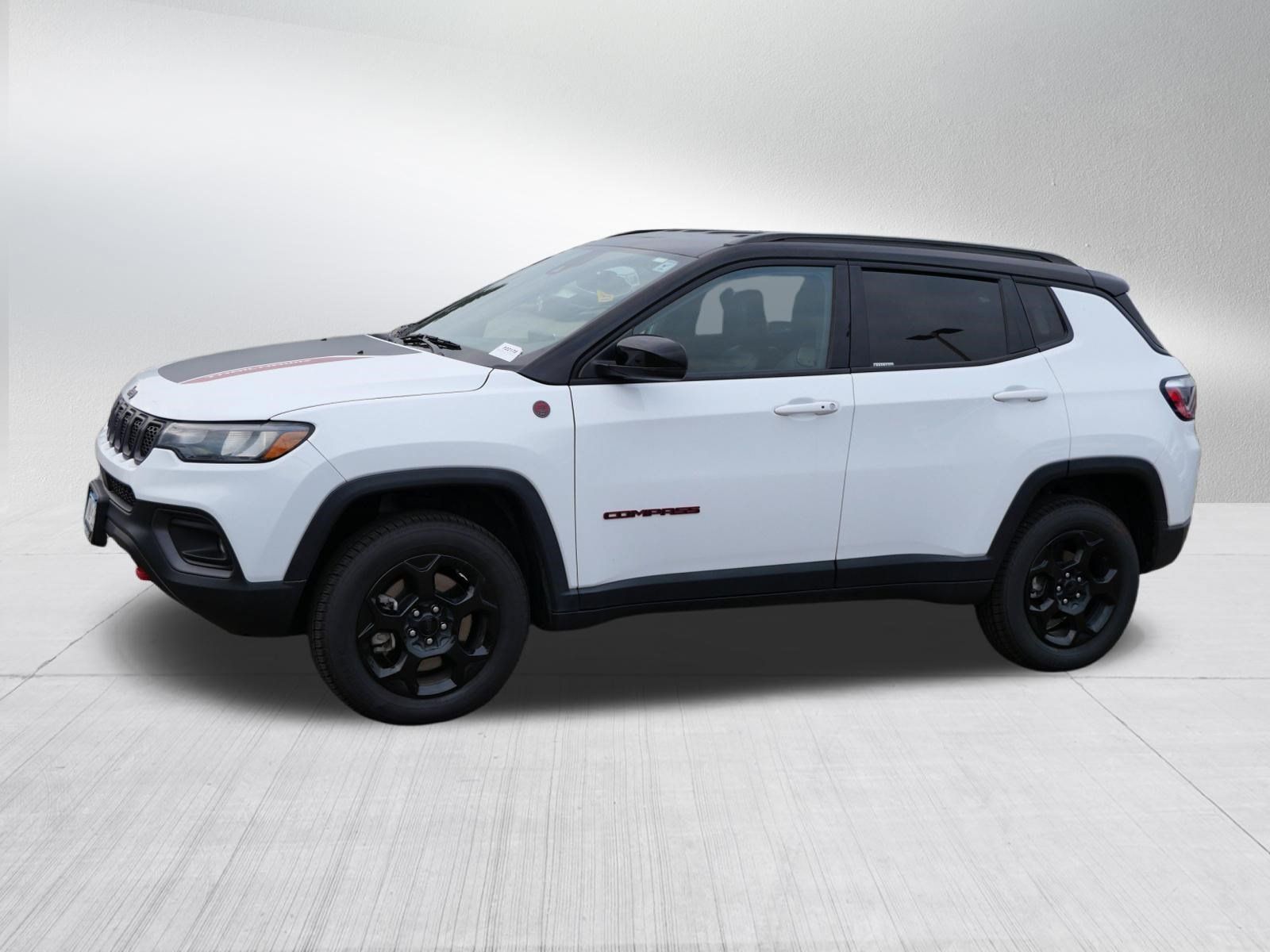 Used 2023 Jeep Compass Trailhawk AWD/4WD image 3