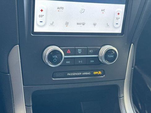 Used 2021 Ford Edge SEL image 20