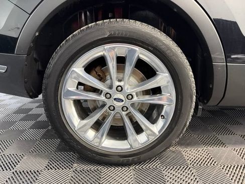 Used 2018 Ford Explorer Limited w/ Equipment Group 301A AWD/4WD image 46