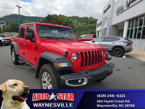Used 2023 Jeep Gladiator Sport AWD/4WD image 5