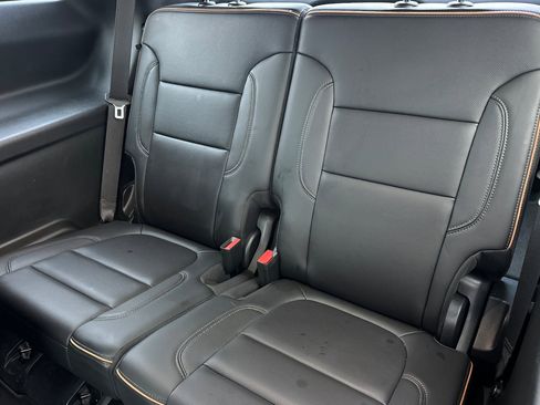 Used 2022 GMC Acadia AT4 w/ Technology Package image 18