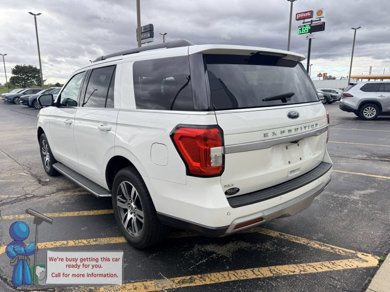 Used 2022 Ford Expedition XLT AWD/4WD image 3