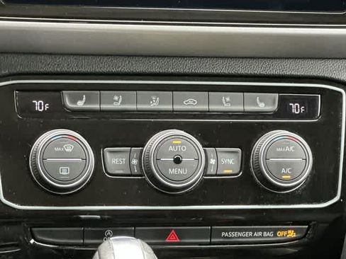 Used 2022 Volkswagen Atlas SEL Premium AWD/4WD image 16